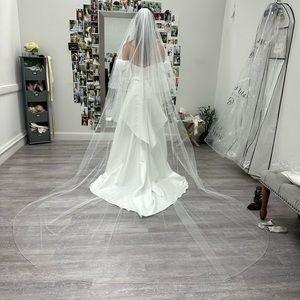 Lihi Hod two tiered cathedral length veil - brand new